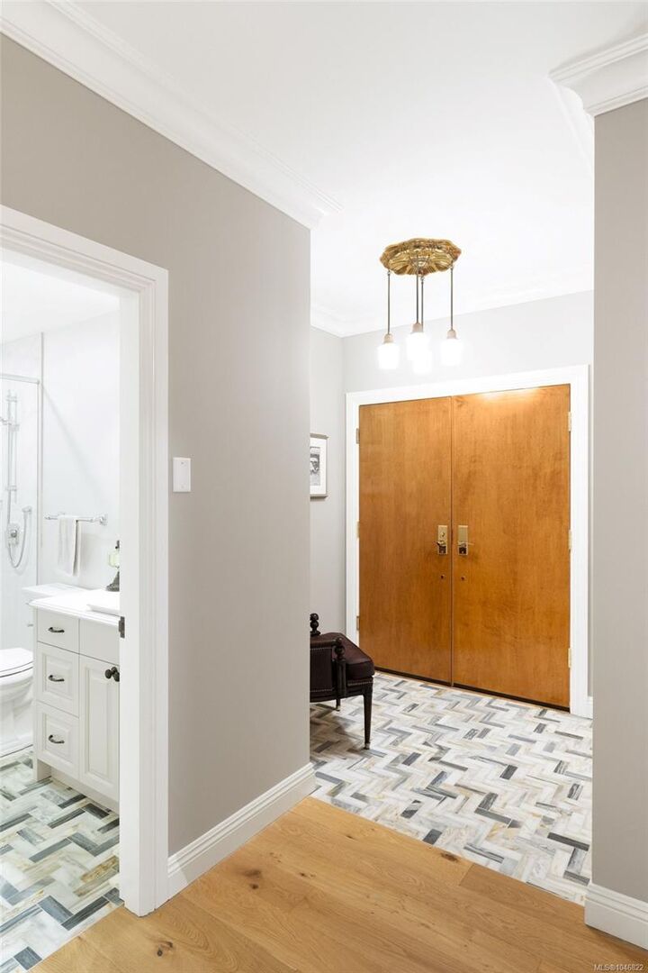 Property Photo: 2277 Oak Bay Ave #203 BC V8R 1G6