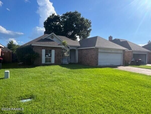 Property Photo:  211 Shadowbrush Bend  LA 70506 