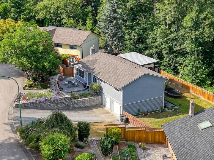 Property Photo: 1340 Lorilawn Court BC V5B 3N5