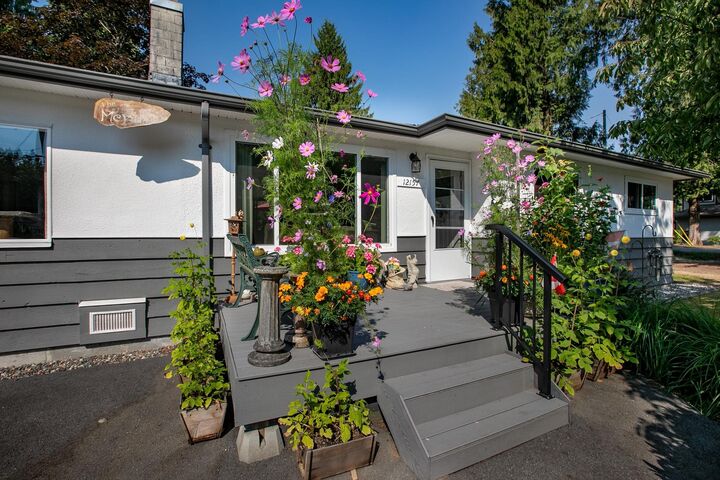 Property Photo: 12157 250 Street BC V4R 1H3