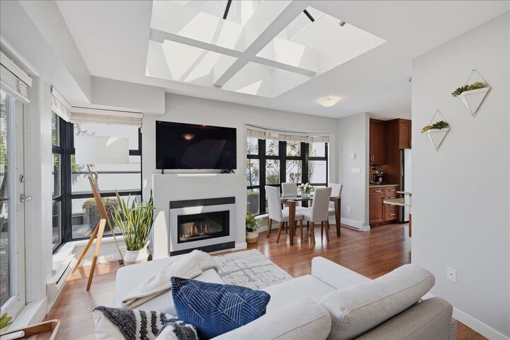 3673 W 11th Avenue 401 — photo 1