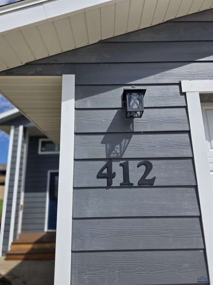 Property Photo: 412 Nighthawk Dr SD 57719