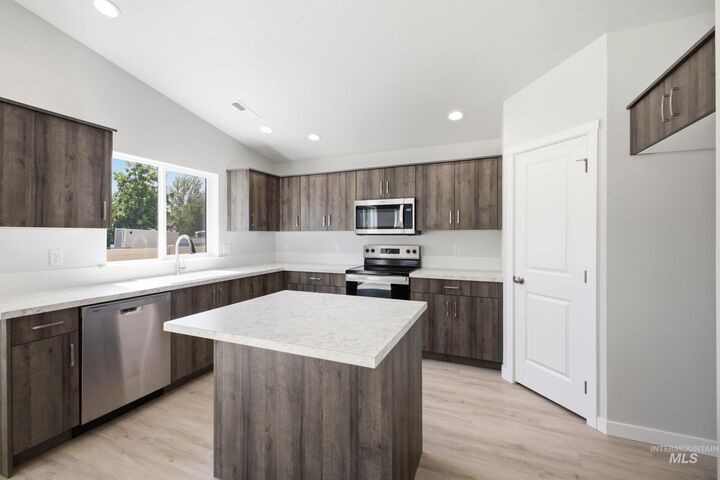 Property Photo: 653 W Novak Dr ID 83617
