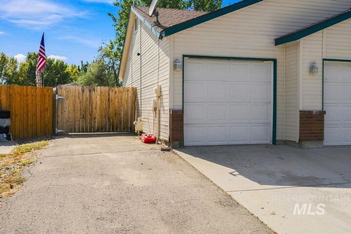 Property Photo: 1716 W Plum Court ID 83651
