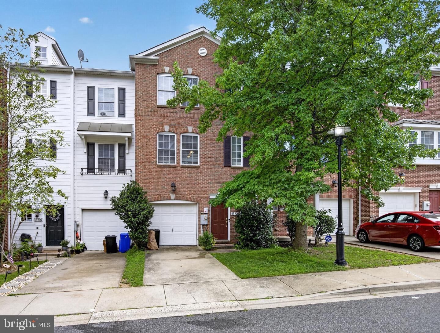 Property Photo:  18705 Falling River Drive  MD 20879 