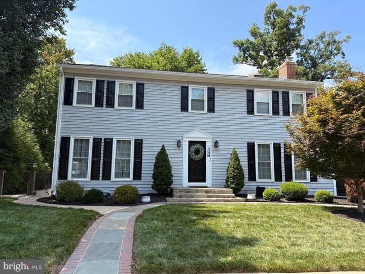 Property Photo:  204 Whispering Wind Court SE  VA 22180 