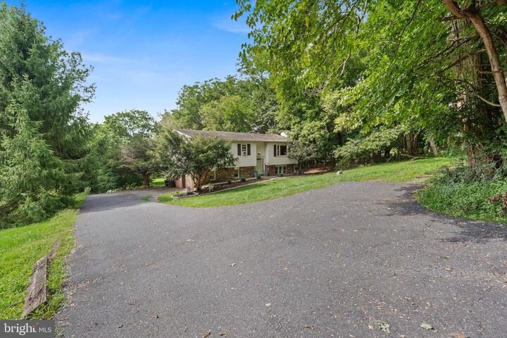 Property Photo:  3370 Route 212  PA 18036 
