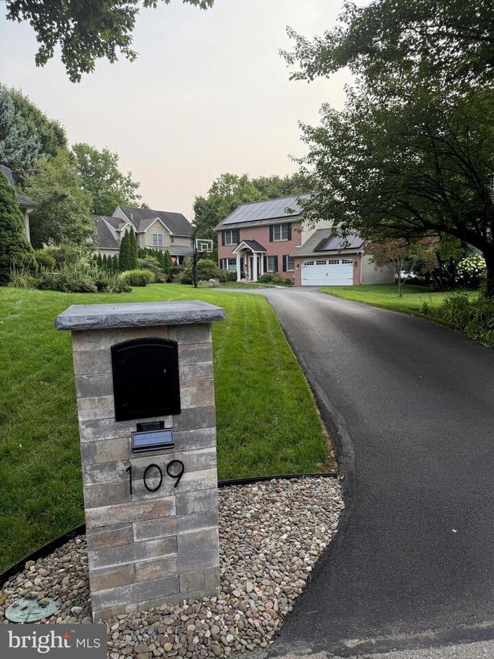 Property Photo: 109 Farmstead Circle PA 17042