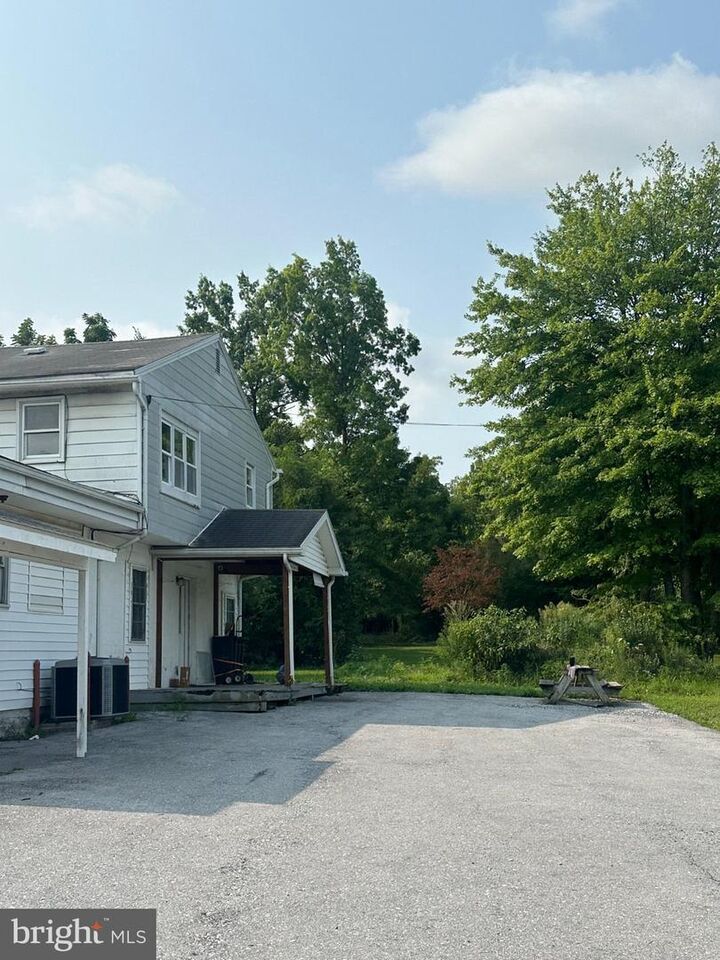 Property Photo:  2700 E Harrisburg Pike B  PA 17057 
