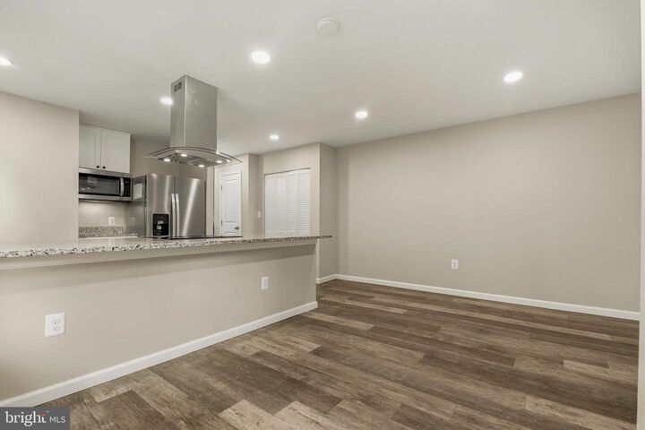 Property Photo:  4117 Minnesota Avenue NE 2  DC 20019 