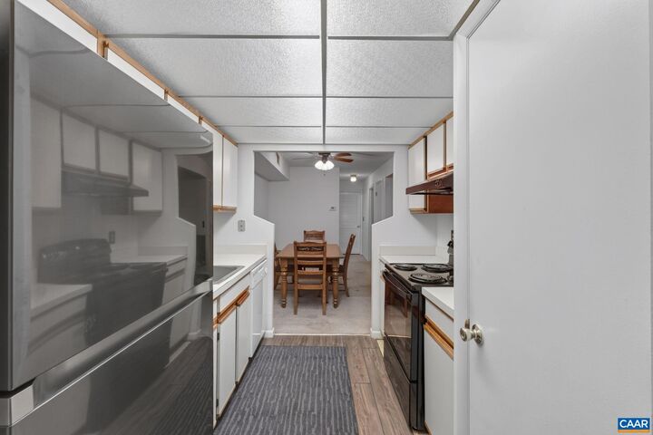 Property Photo:  143 Green Turtle Ln 6  VA 22901 