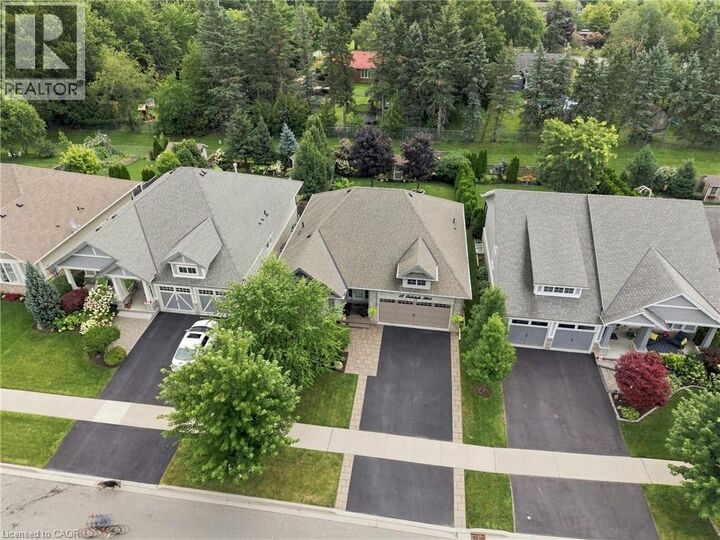 Property Photo: 13 Oakdale Boulevard ON L0R 2A0