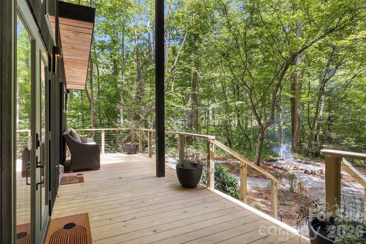 Property Photo:  352 Twinbrook Lane  NC 28751 