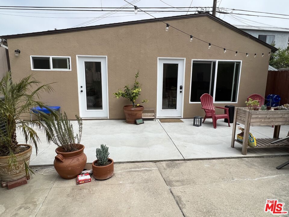 Property Photo:  12512 Rubens Ave  CA 90066 