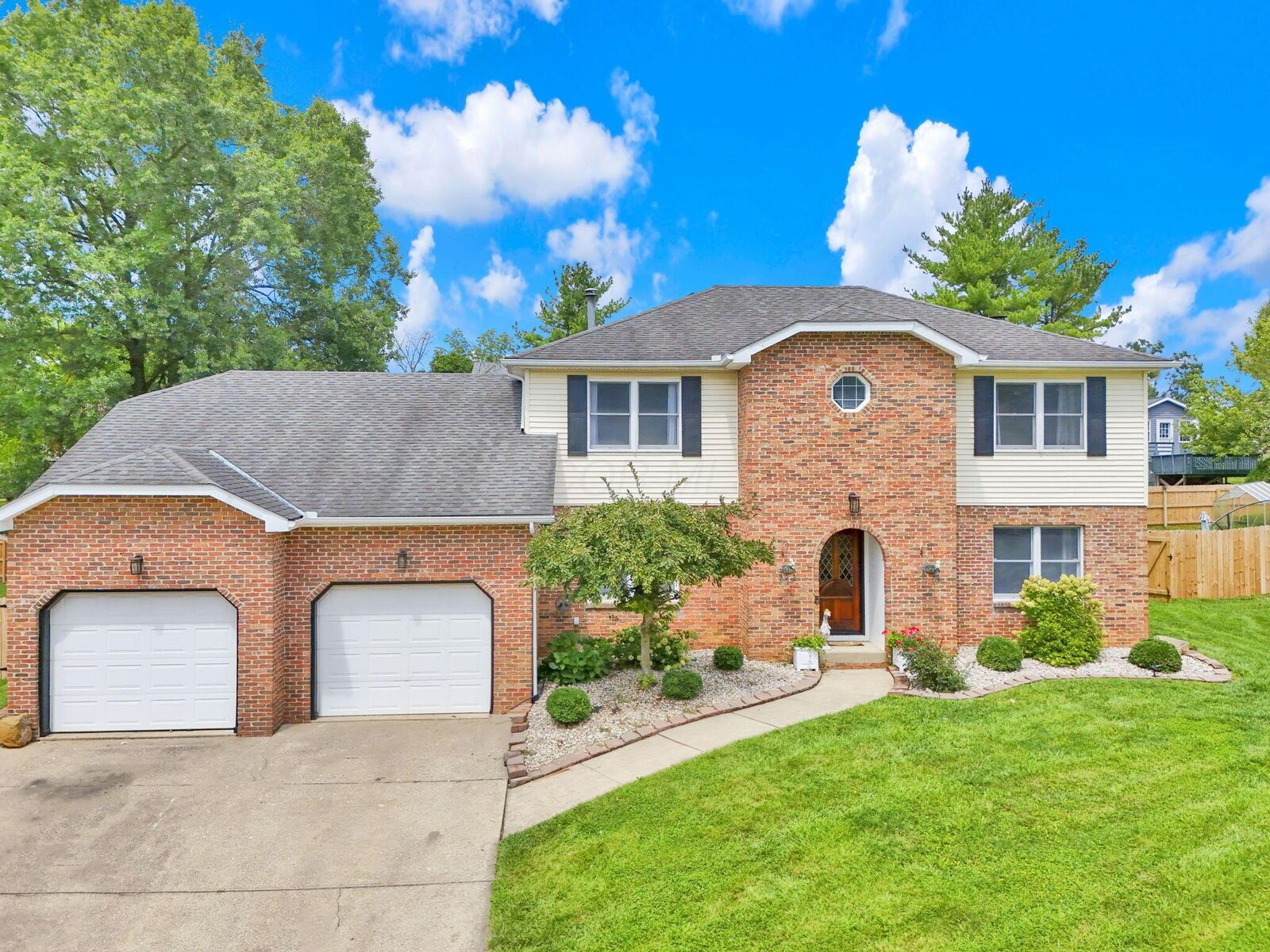 Property Photo:  1663 Parkland Drive  OH 43130 
