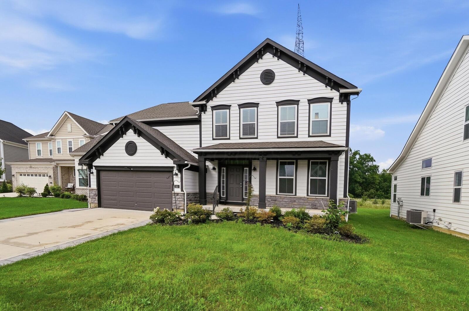 Property Photo:  195 Harness Way  OH 43015 