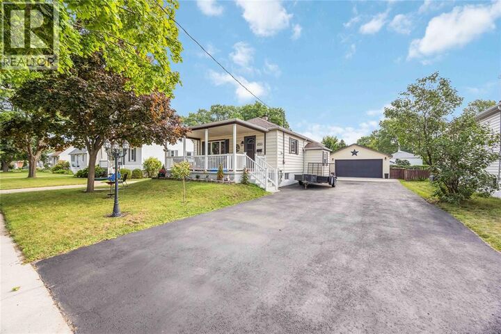 Property Photo:  976 Briarfield Avenue  ON N7V 3Z9 