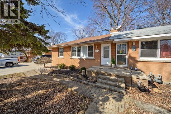 Property Photo:  236 Paget Street  ON N0N 1G0 