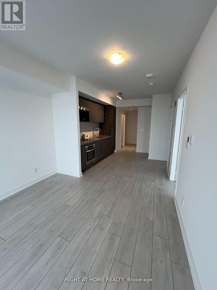 Property Photo:  2033 Kennedy Road 3105  ON M5T 0B9 