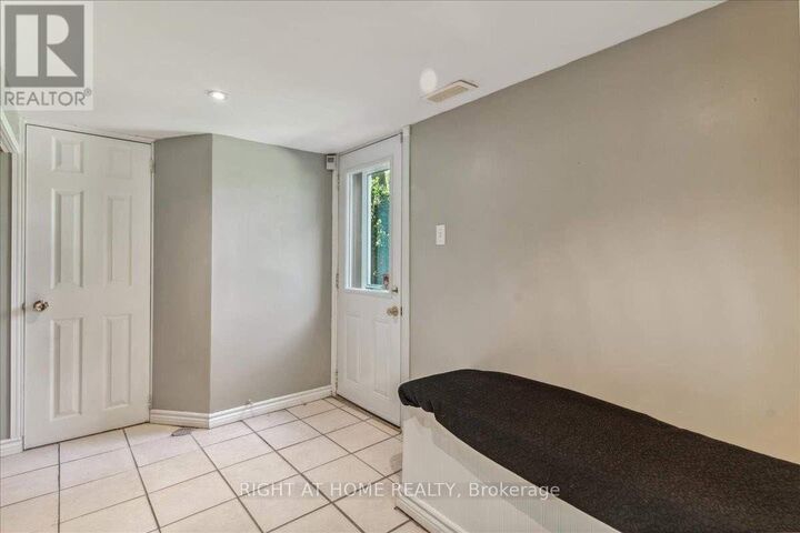 Property Photo:  1252 Waterdown Road Lower  ON L7P 4Z8 