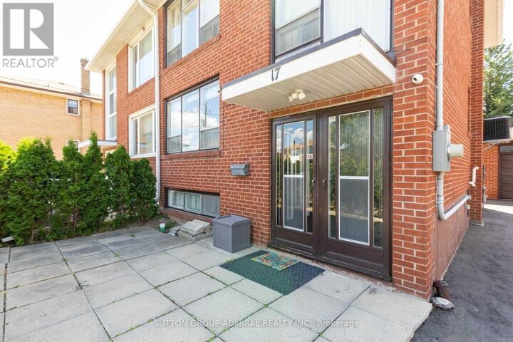 Property Photo:  17 Pamille Place  ON M6M 3A9 