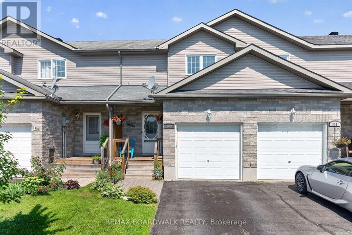 109 Raina Way — photo 1