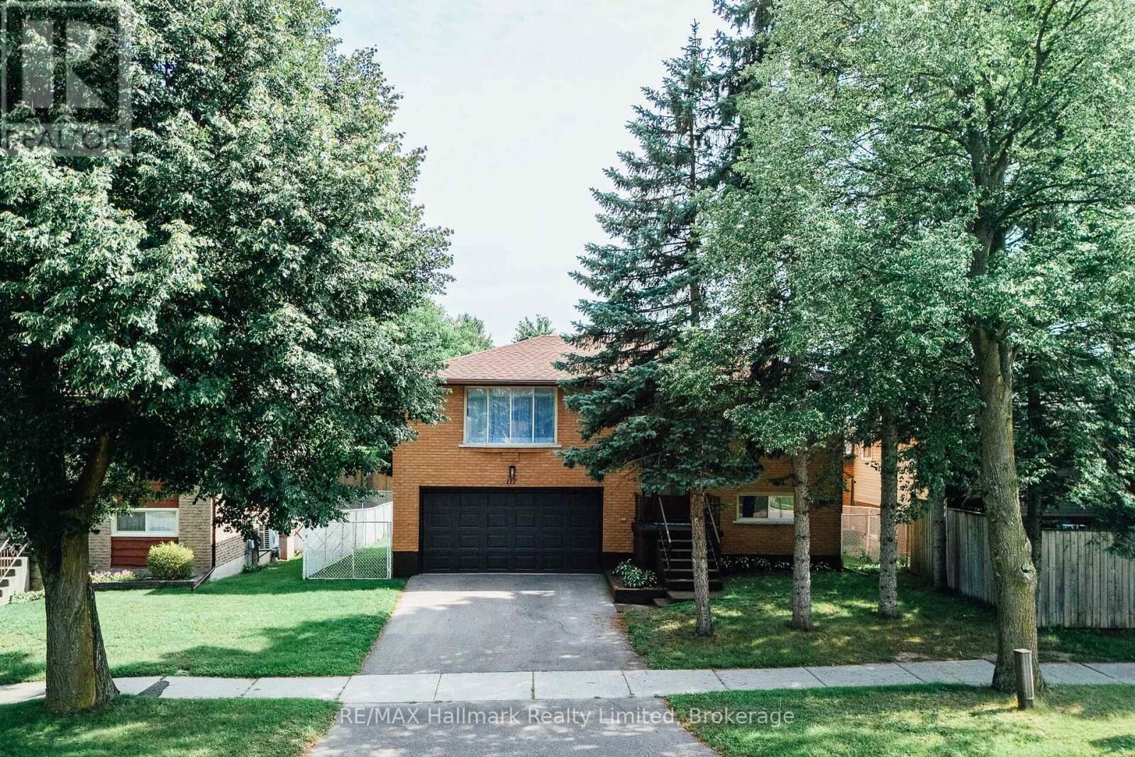 Property Photo: 117 Old Country Drive ON N2E 1S4