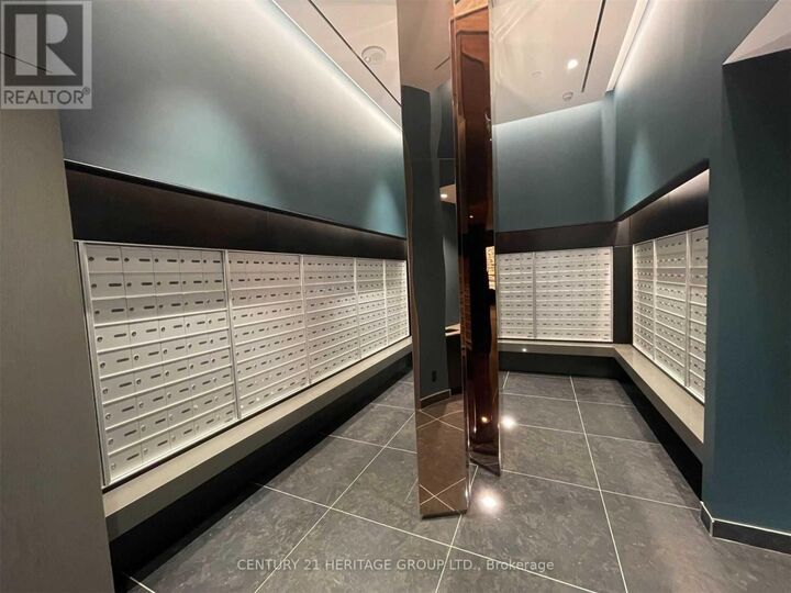 Property Photo: 25 Richmond Street East 1904 ON M5C 0A6