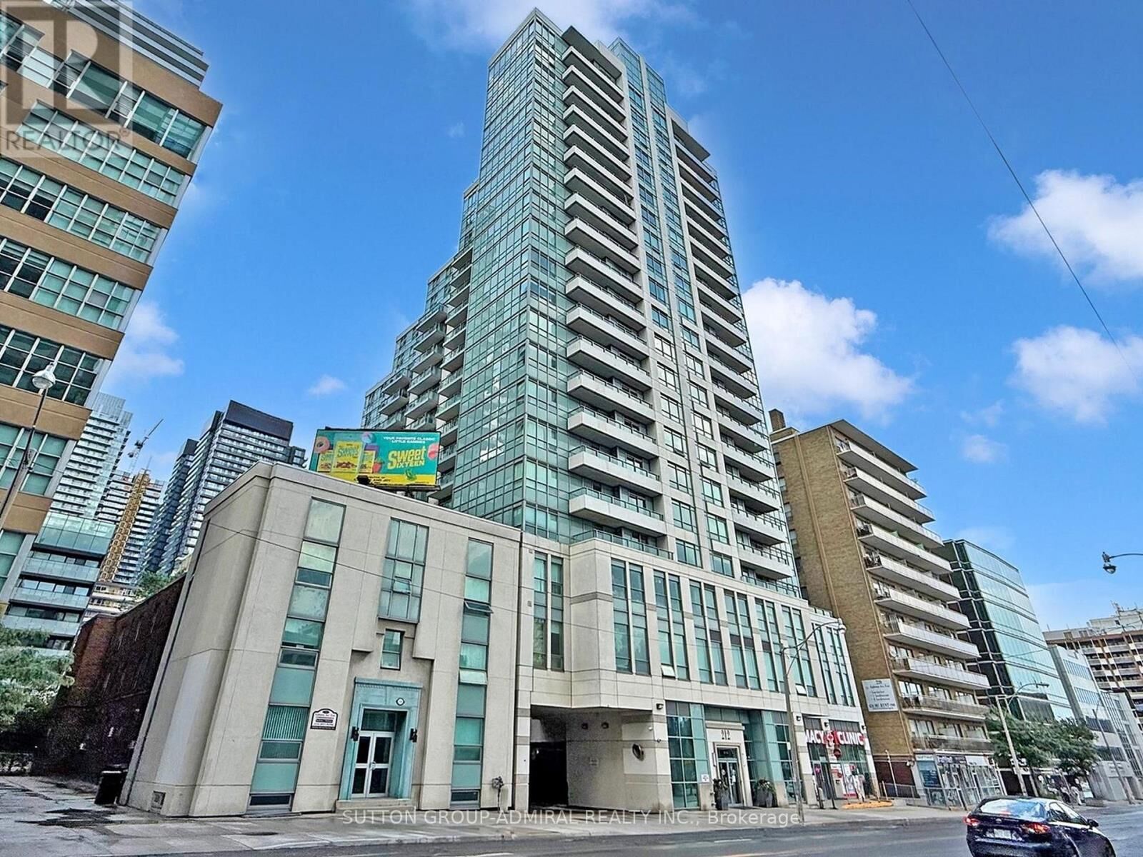Property Photo:  212 Eglinton Avenue 1005  ON M4P 1K4 