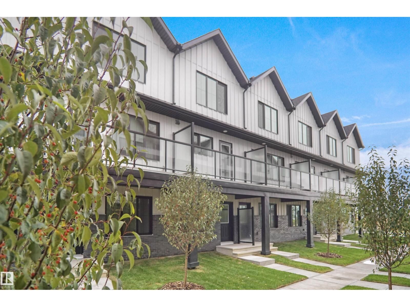Property Photo: #5 29 Airport Rd NW AB T5G 3K8