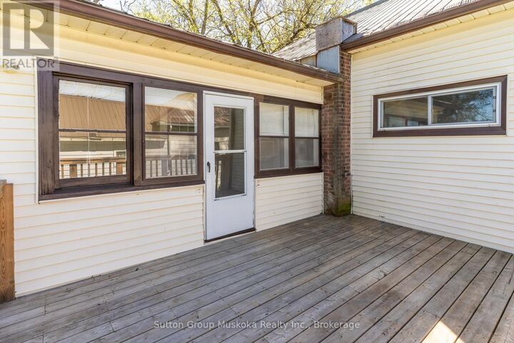 Property Photo: 18 Susan Street West ON P1H 1X4