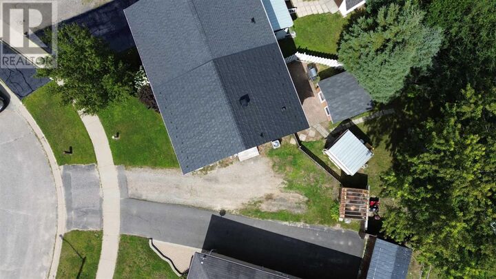 Property Photo: 52 Lachance Pl ON P5A 3B8