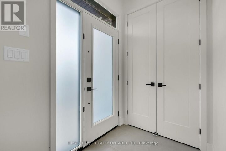 Property Photo:  271 Queen Mary Street  ON K1K 1X1 