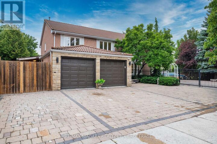Property Photo:  2 Aitken Circle  ON L3R 7K6 