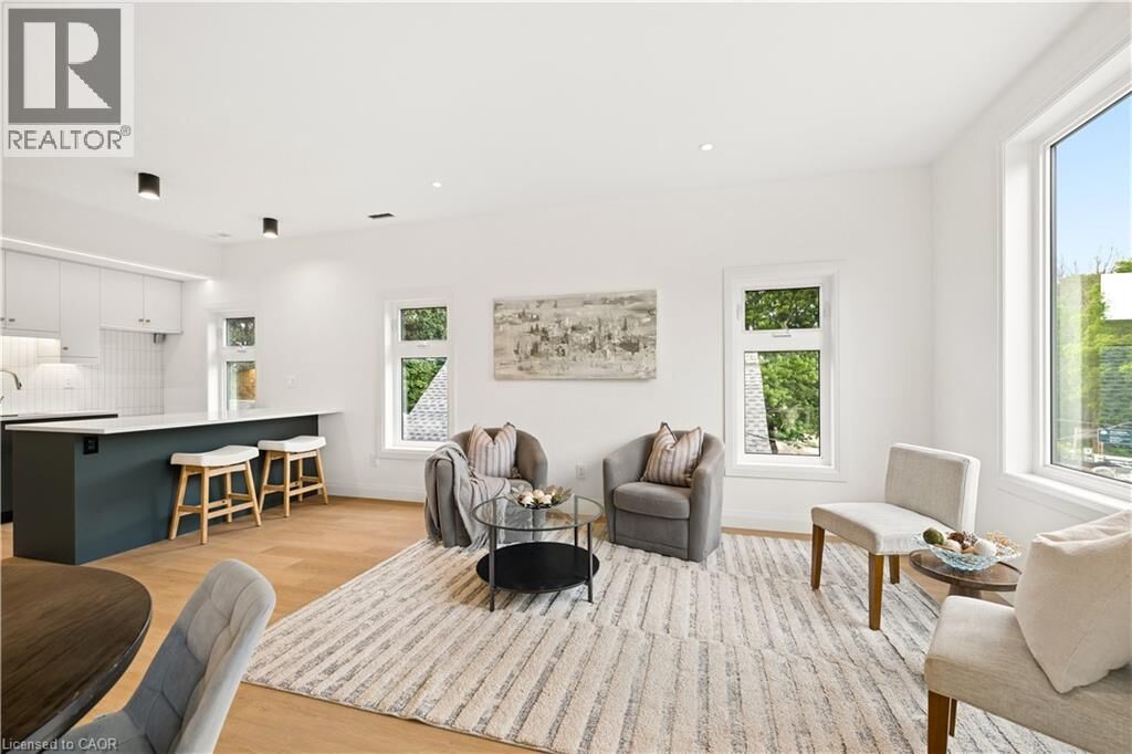Property Photo:  563 North Wellington Street 3  ON N2H 5L6 