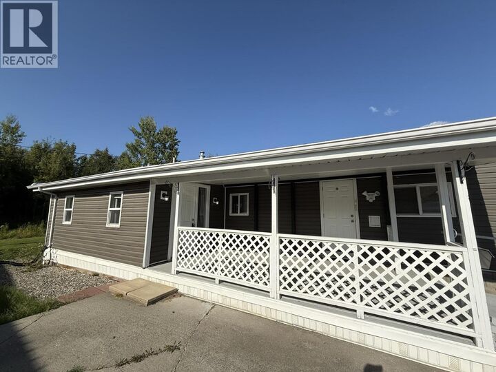 Property Photo: 562 Elm Street 17 BC V2J 1X3