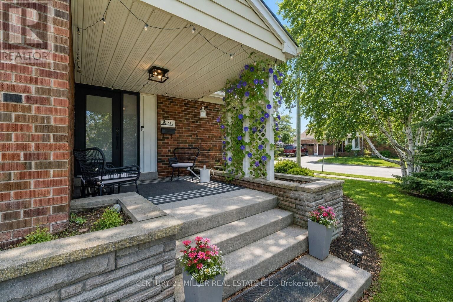 Property Photo:  248 Kingsleigh Court  ON L9T 1X7 