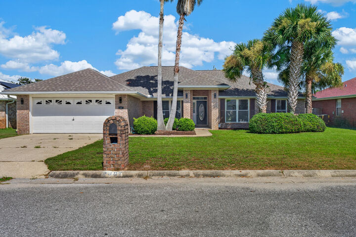 Property Photo:  2487 Heritage Circle  FL 32566 