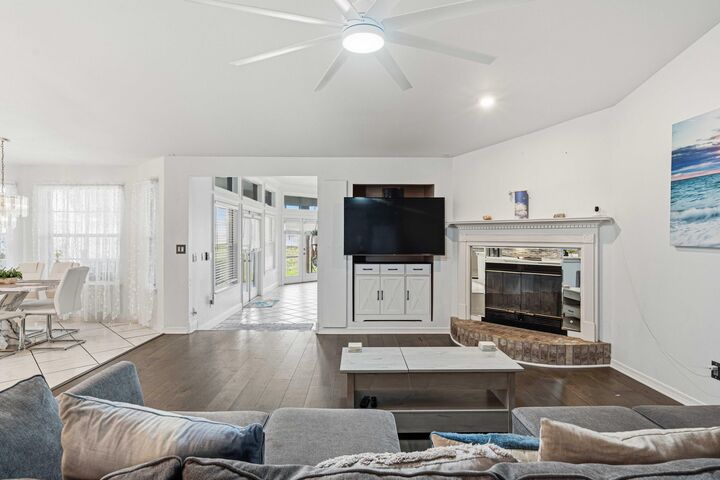 Property Photo:  1929 Jessica Way  FL 32566 