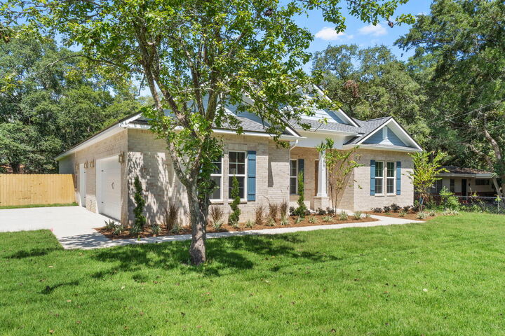 Property Photo:  166 Grandview Avenue  FL 32580 