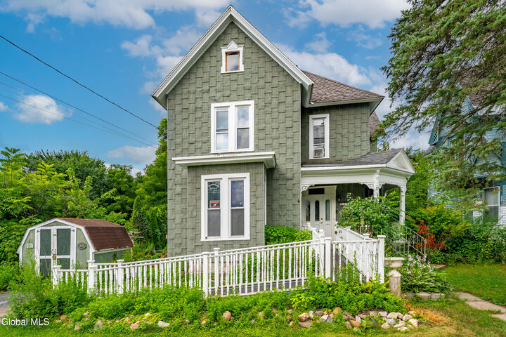Property Photo:  25 Chestnut Street  NY 12095 