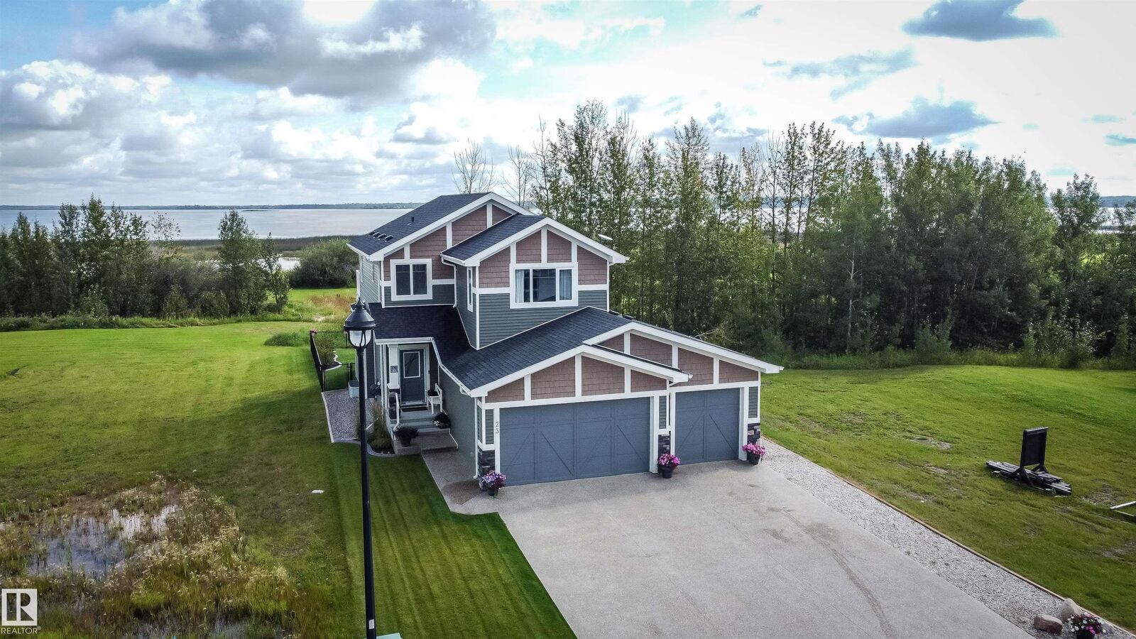 Property Photo: 3410 Ste. Anne Trail AB T0E 0A1