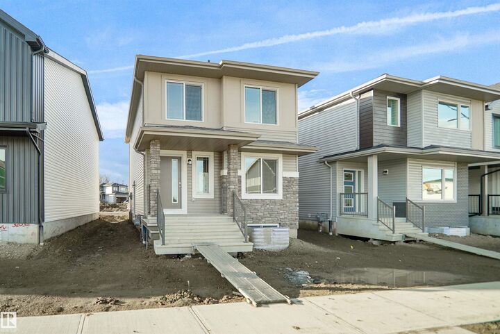 Property Photo: 35 Leawood Link AB T7X 4V1