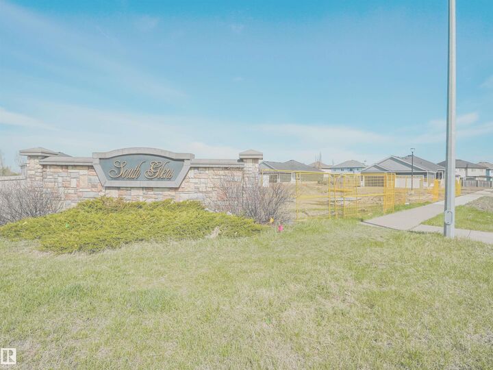 Property Photo: 7800 94 Street 1 AB T8R 2S3