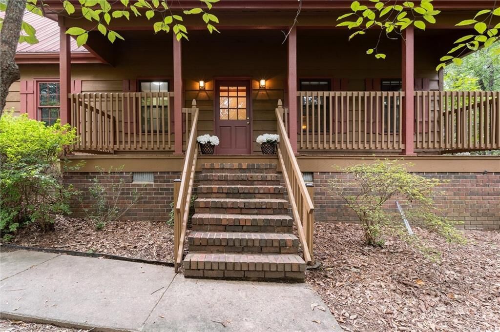 Property Photo: 2932 Village Drive GA 30062