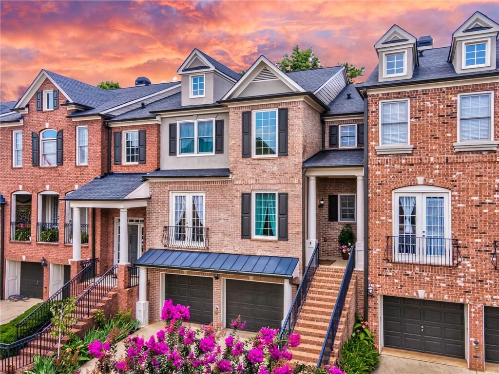Property Photo: 1425 Montclair Court SE 13 GA 30080