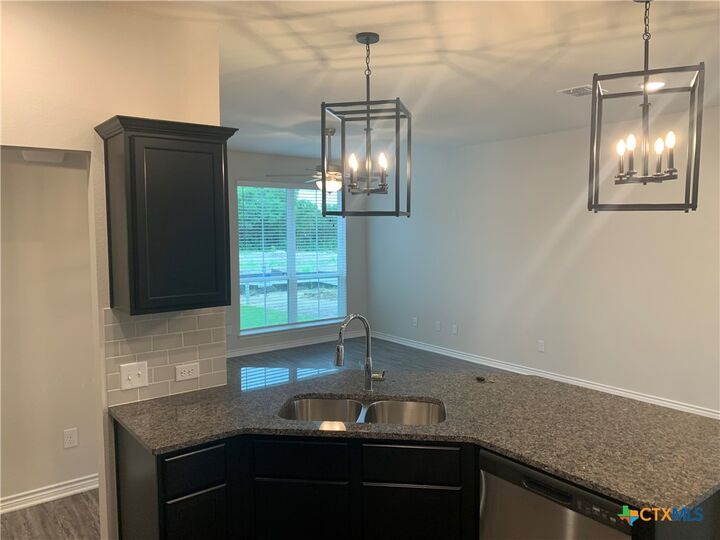 Property Photo: 3019 Dade Loop TX 76504