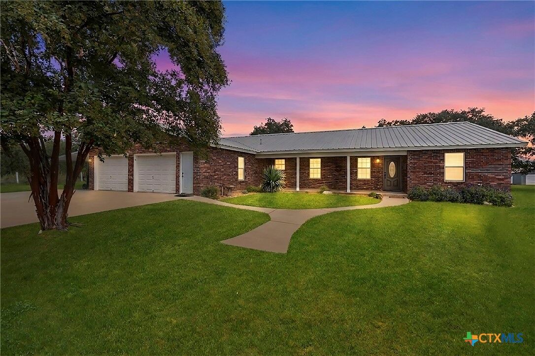 Property Photo: 172 Meadow Lake Drive TX 78155