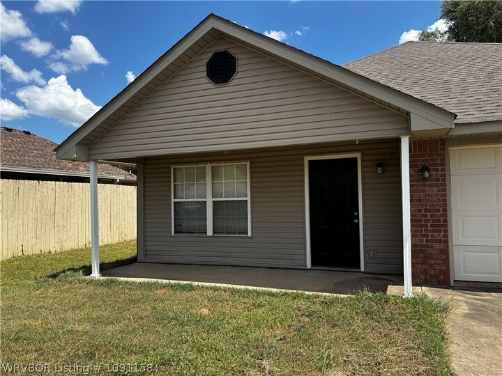 Property Photo:  1519 Cherokee  OK 74948 