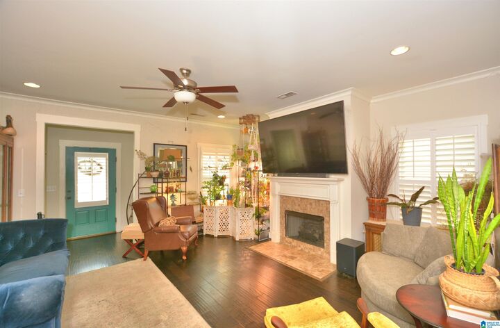 Property Photo: 215 Lorrin Lane AL 35147